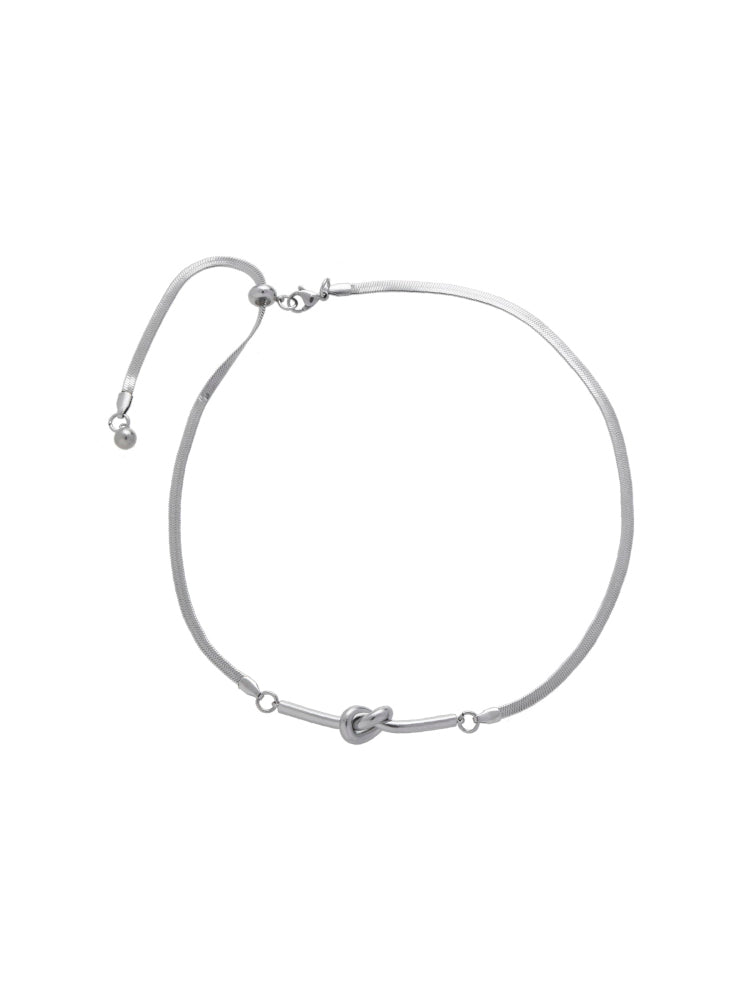 Simple twisted design snake chain necklace