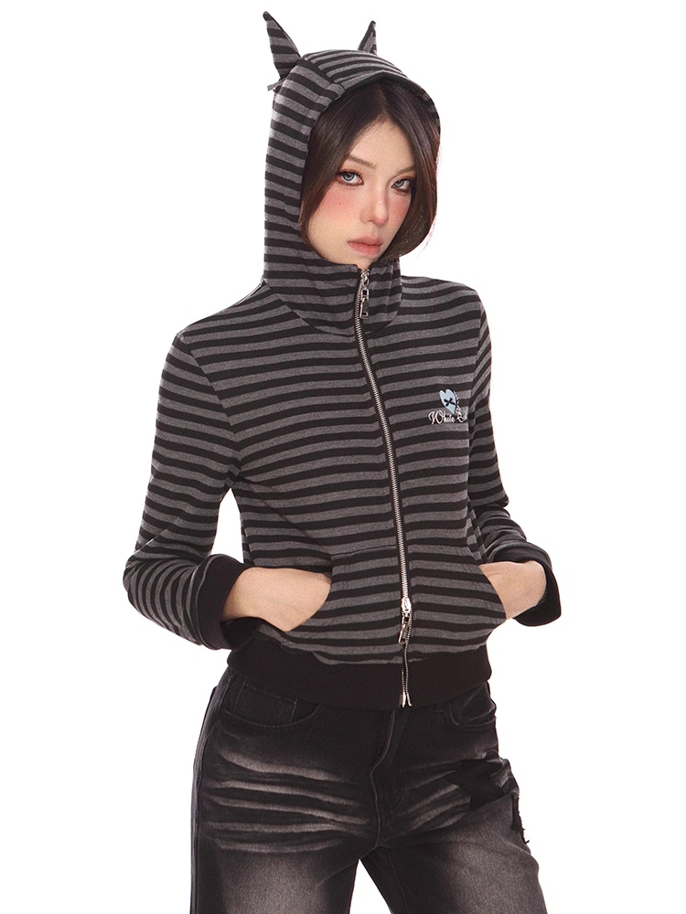 かわいい耳付きのボーダーパーカー