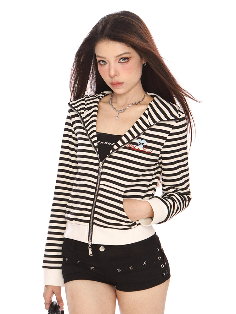 かわいい耳付きのボーダーパーカー