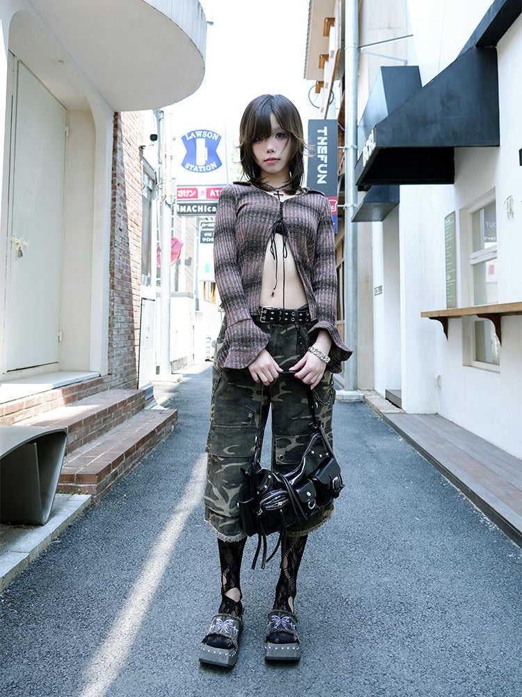 レトロストライプ柄 バンドデザイン・フレアスリーブのショートロングTシャツ