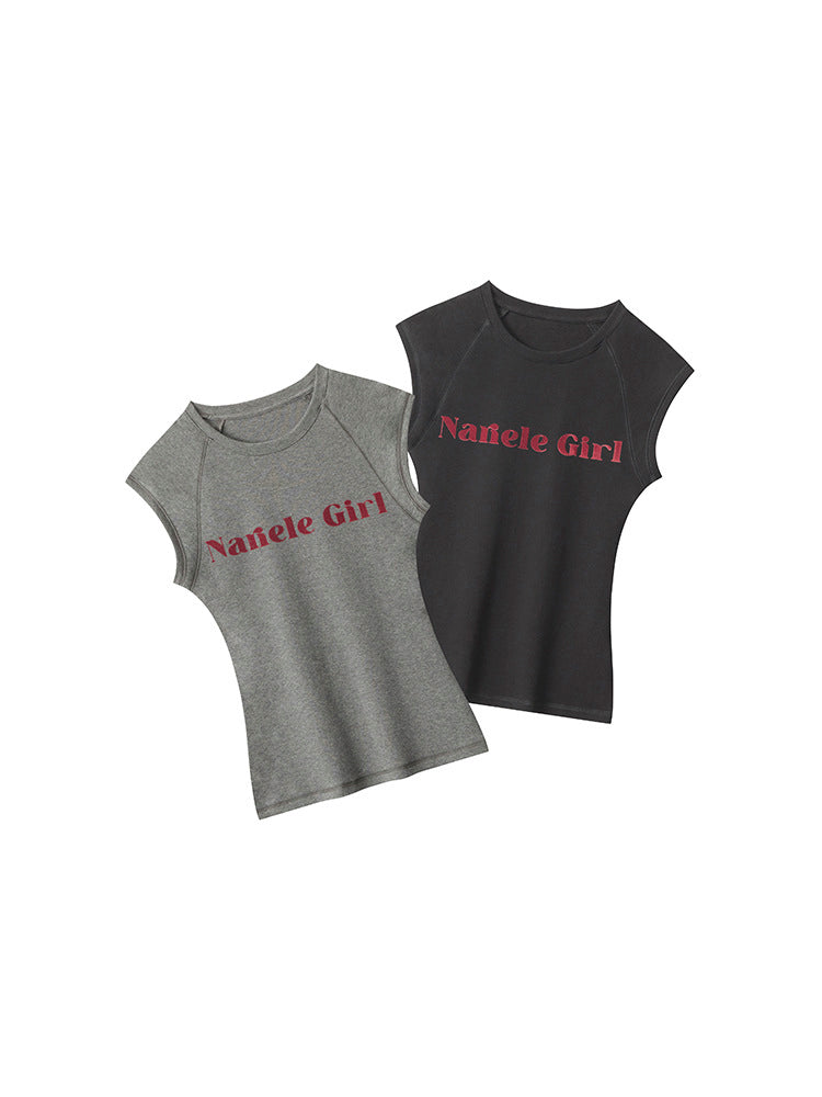 スリムフィットノースリーブTシャツ