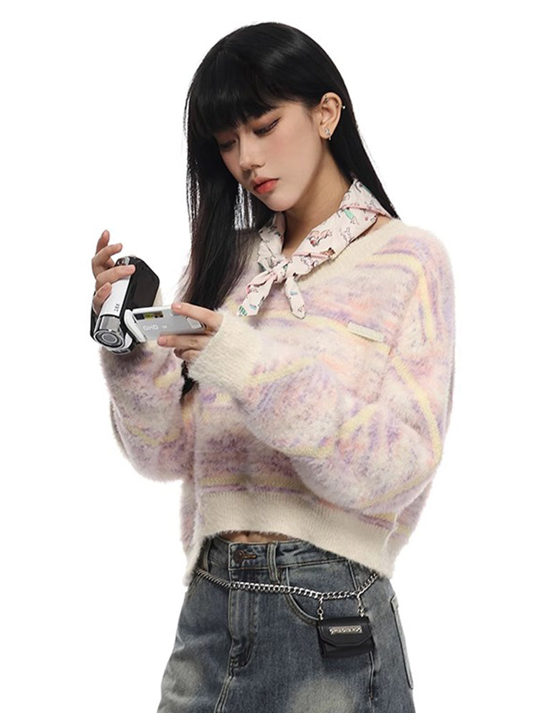 Short sweater with irregular hems