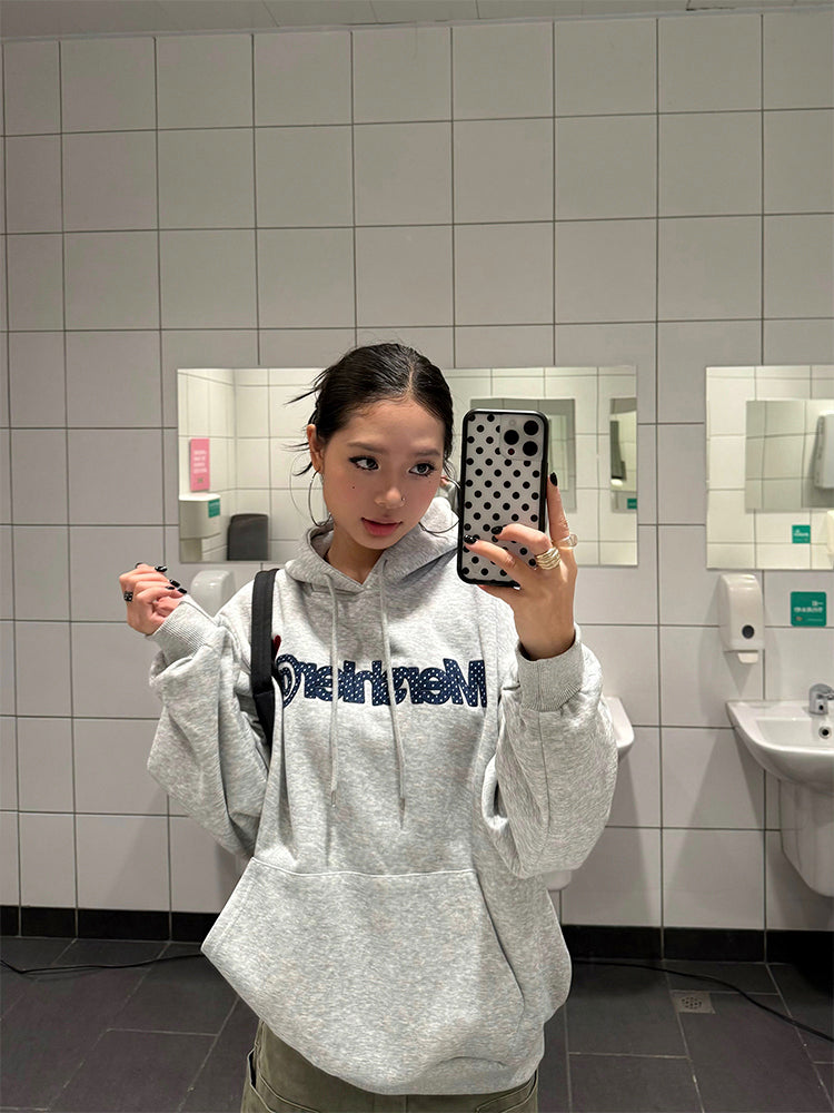 アメリカンヴィンテージ風のビリヤードドット柄刺繍入りフード付きパーカー