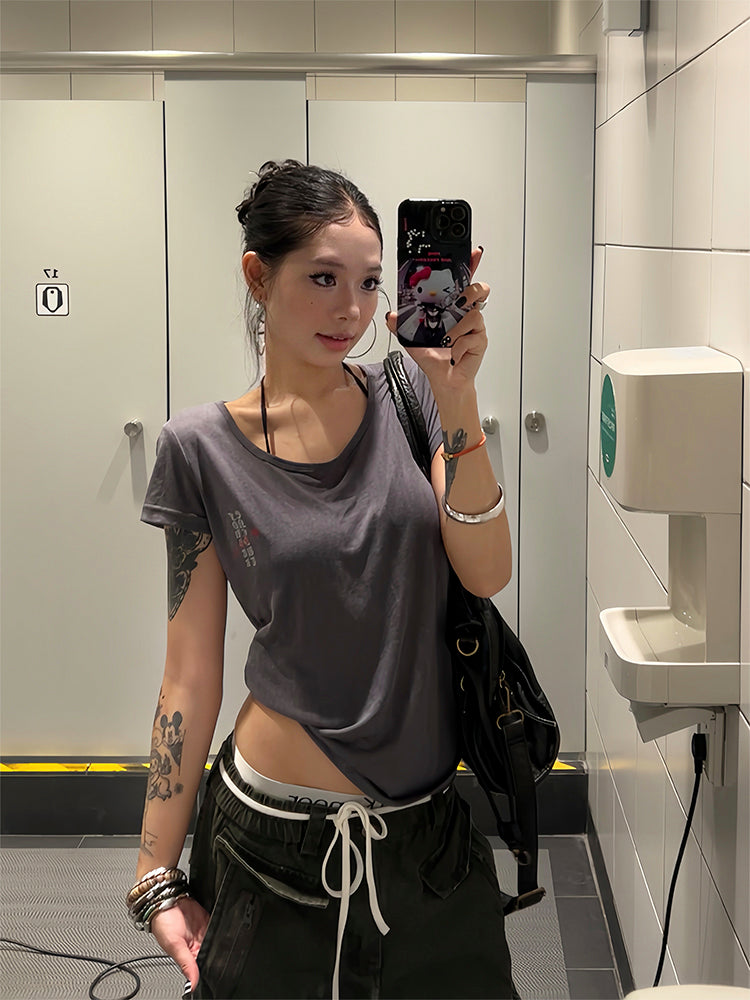 通気性抜群のUネック半袖Tシャツ