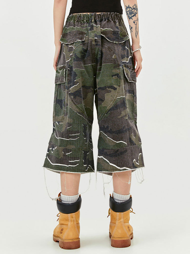 Camouflage work style cropped pants