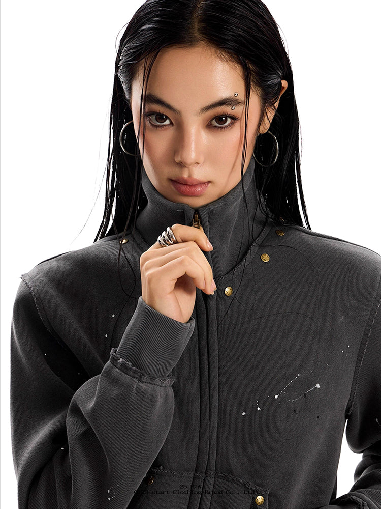 スタッズ付きショート丈パーカー