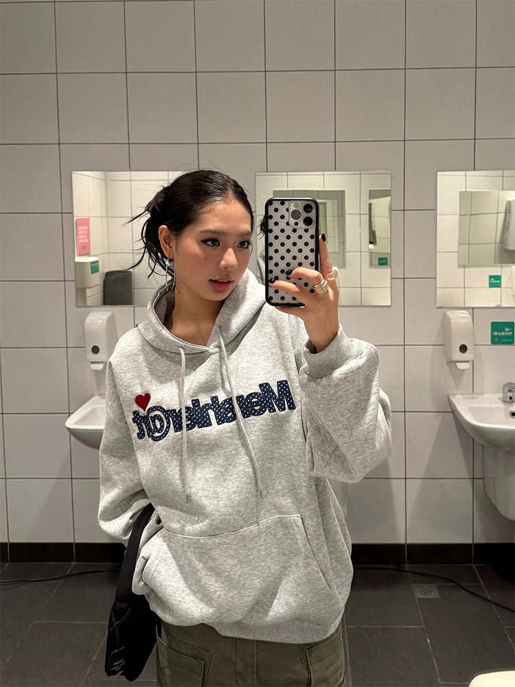 アメリカンヴィンテージ風のビリヤードドット柄刺繍入りフード付きパーカー