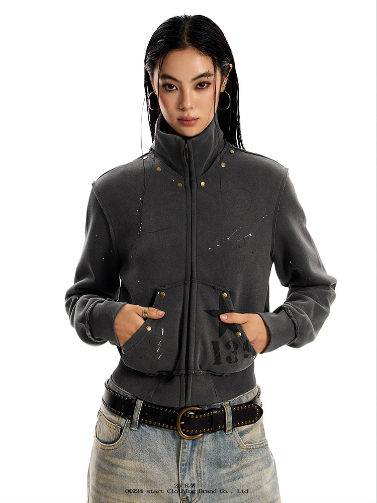 スタッズ付きショート丈パーカー