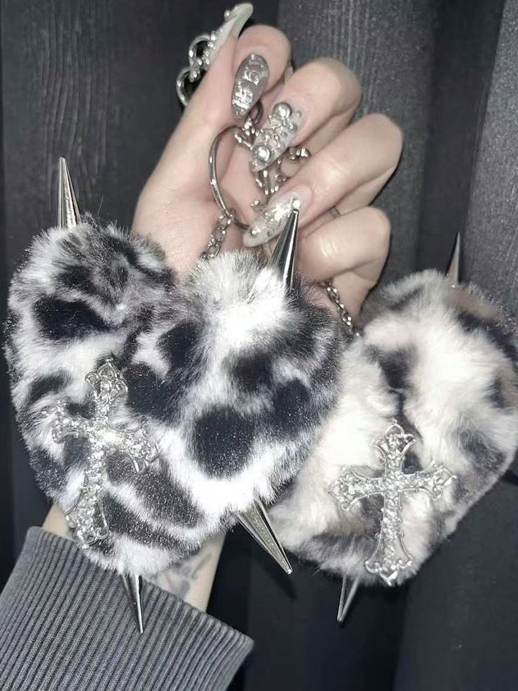 Y2K レオパードファー ハートクロス スタッズチャーム